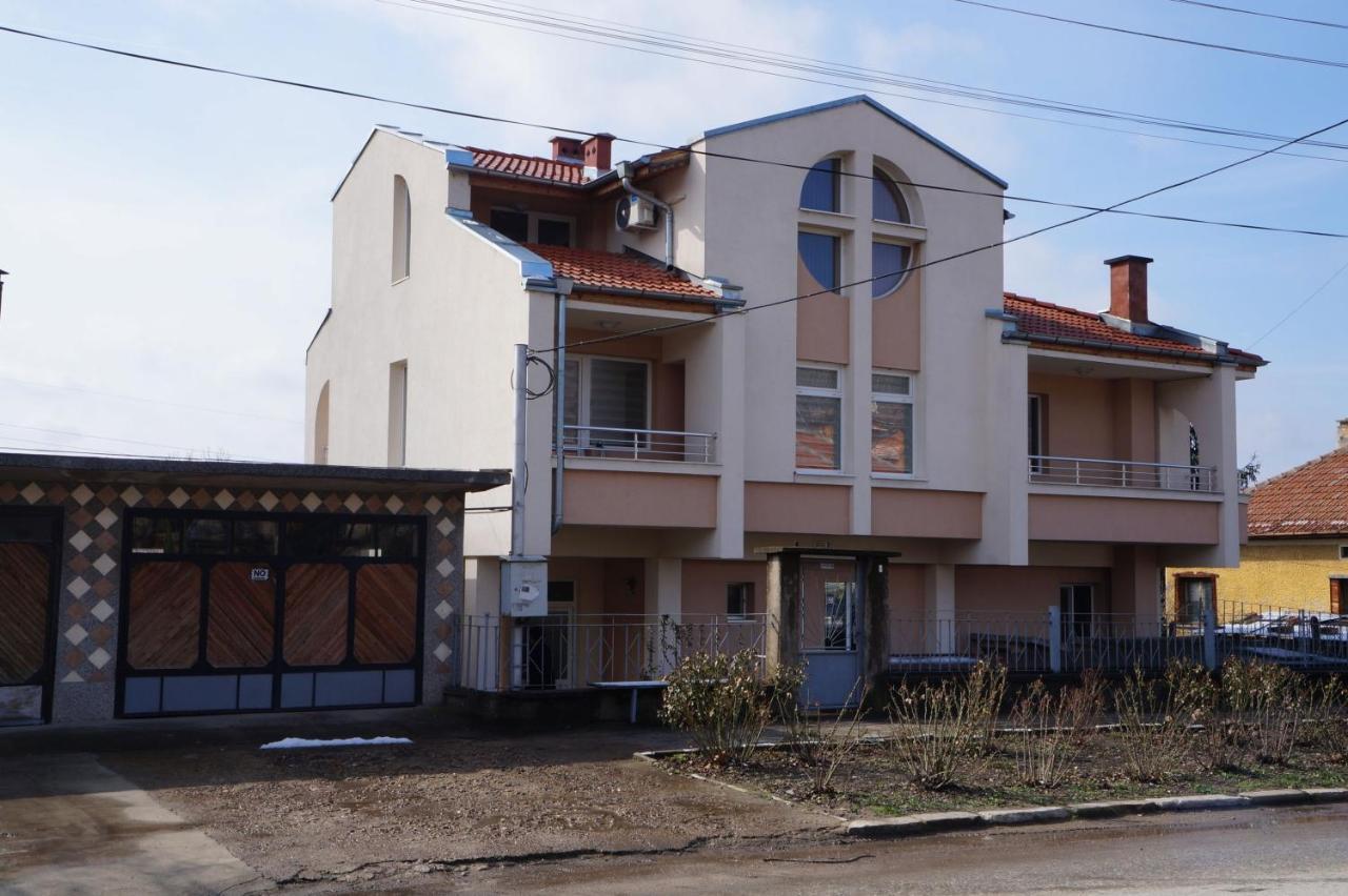 Dessi Apartment Pleven Exterior photo